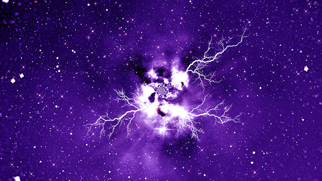 紫色闪电星空