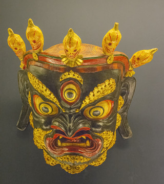 青海藏族彩漆跳神面具