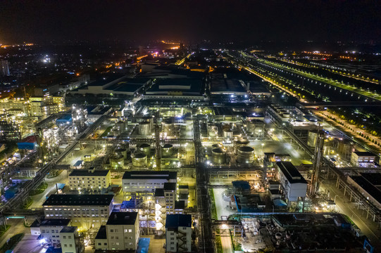 航拍平顶山尼龙工业化工厂夜景