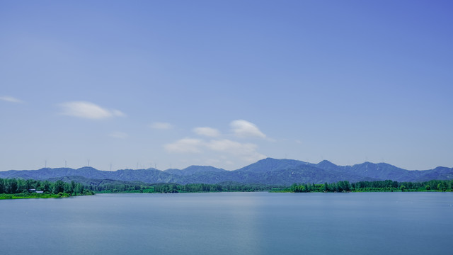 湖和山