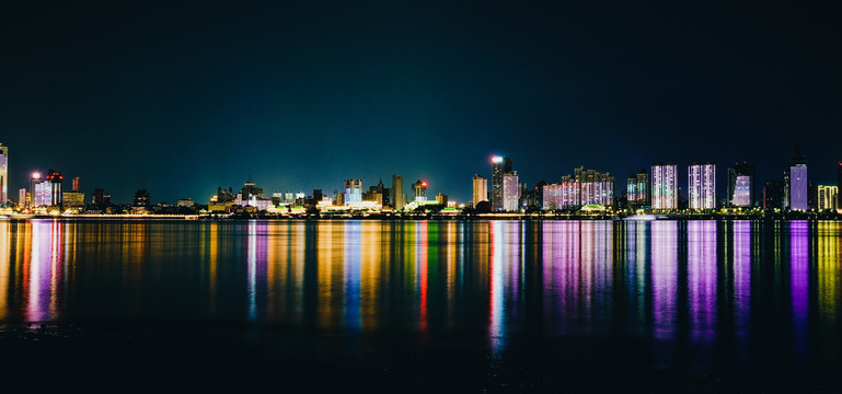 南昌城市夜晚江景