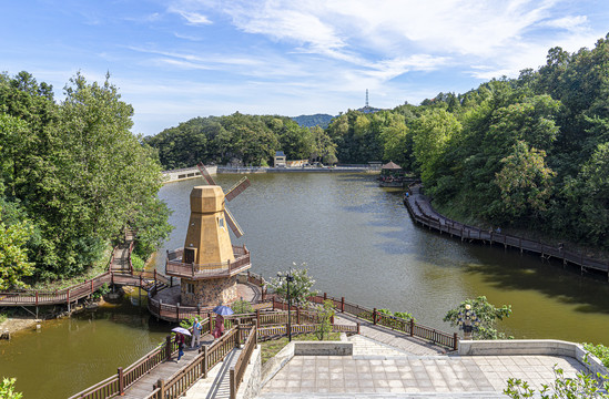 信阳鸡公山风光之星湖