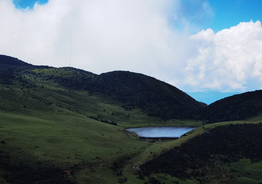 大理高山水潭