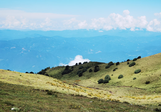 大理云与山