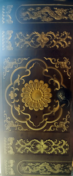 中国传统门饰雕花