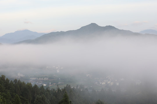 福建武夷山火焰山云海