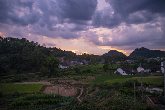 雨后夕阳