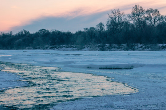 冬季清晨根河河流