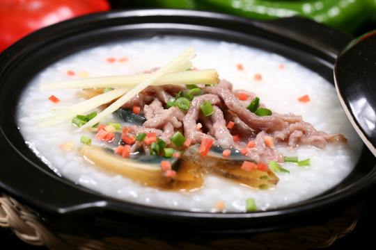 皮蛋瘦肉粥