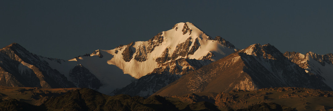 天山