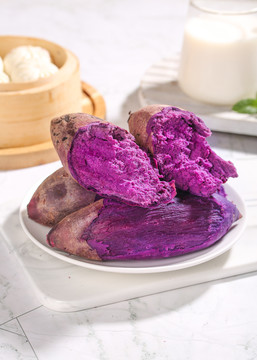 盘子里的山东大紫薯
