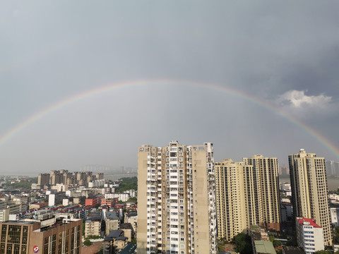 雨后彩虹