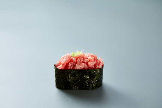 金枪鱼腩寿司