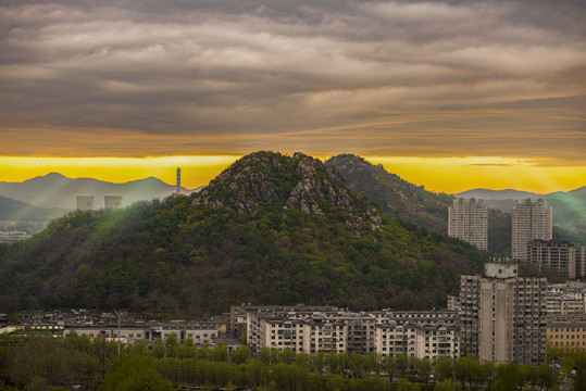 丹东帽盔山地质公园