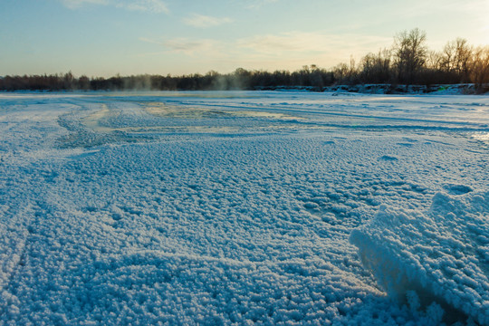 冬季河流冰河根河
