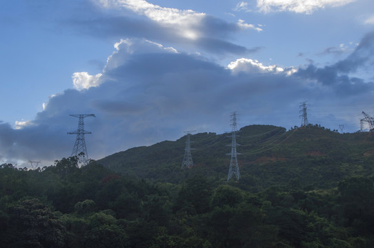 高山电力铁塔