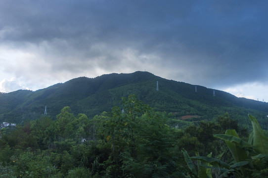 高山山峰景色