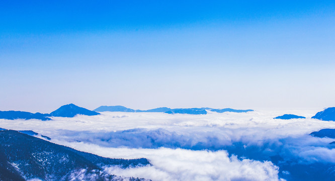 巴郎山雪景