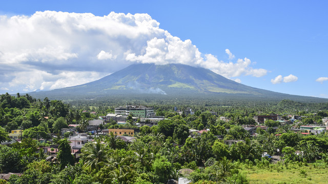 菲律宾黎牙实比马荣火山