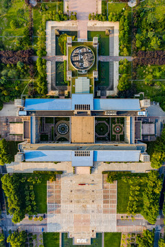 航拍郑州大学主校区行政楼俯拍