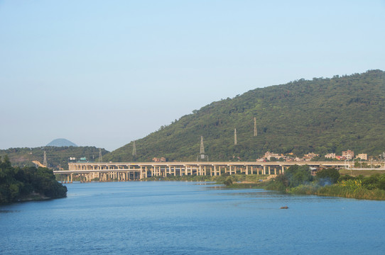 山水和立体交通道路