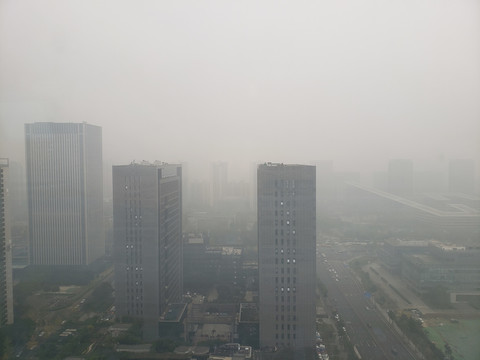 雾霾下的城市