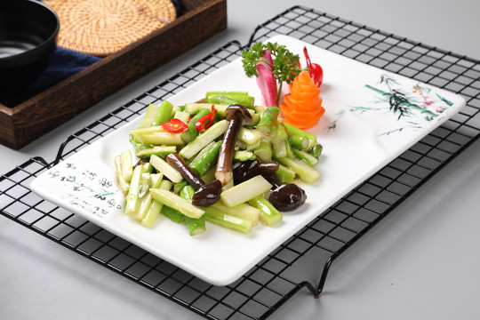 芦笋炒鸡枞