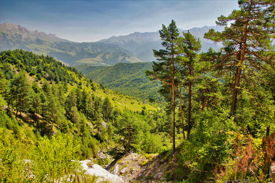 崇山峻岭与山景