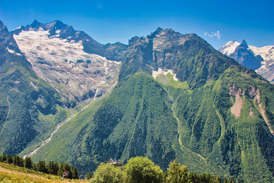 崇山峻岭与山景