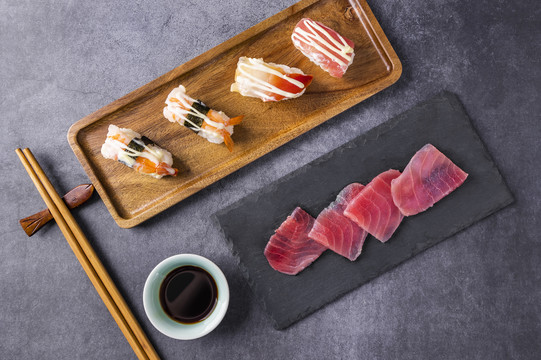 日式美食料理寿司和生鱼片