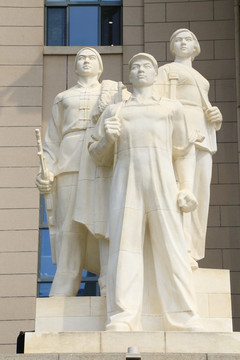 工人农民妇女雕塑