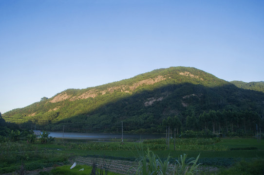 山村田野大山风景