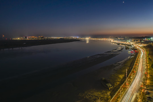 丹东鸭绿江翡翠湾夜景