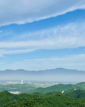 长城的云彩与城市