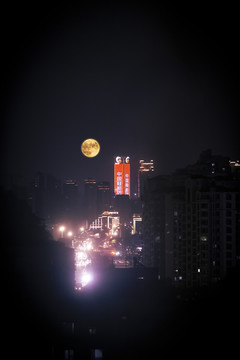 月光夜色下的城市