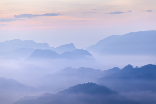 宜宾长宁双河镇晨雾云海风景