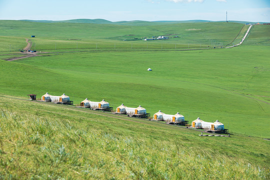 夏季草原蒙古包景区