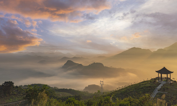 宜宾长宁双河镇朝霞云海风景