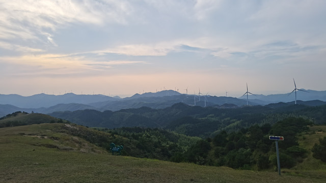 仰天湖山顶