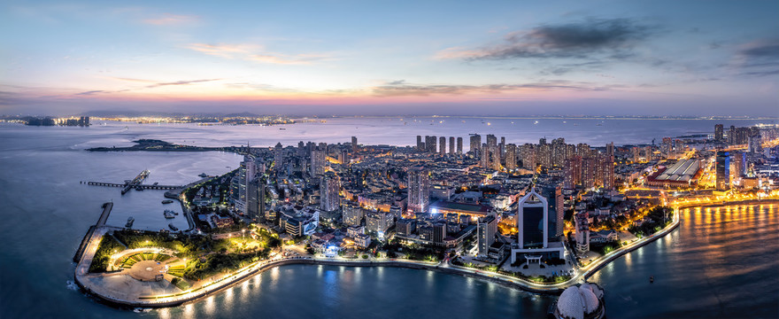 航拍青岛海岸线湾区夜景