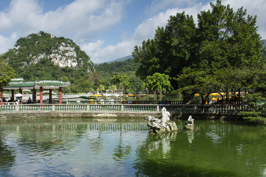 湖光山色水光倒影