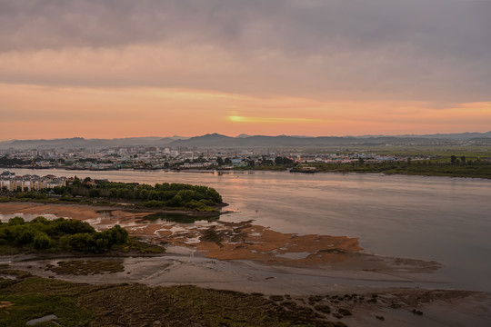 清晨江湾