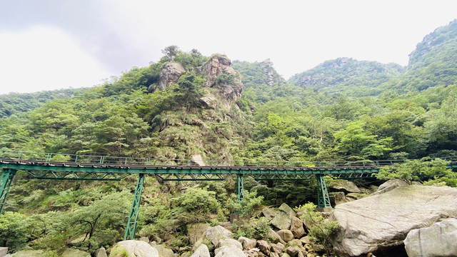 江西庐山三叠泉瀑布风景