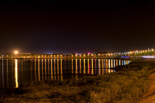 丹东鸭绿江翡翠湾夜景