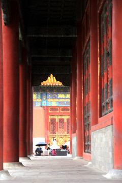 北京故宫壮丽的大殿廊柱