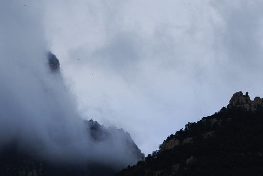 云雾山峰