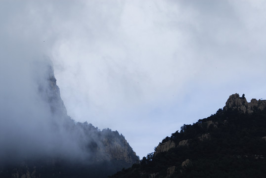 云雾山峰