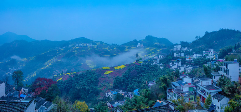 歙县坡山村夜色全景图