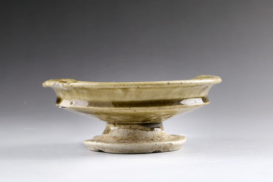 釉陶器皿