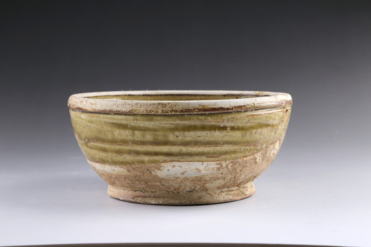 釉陶器皿